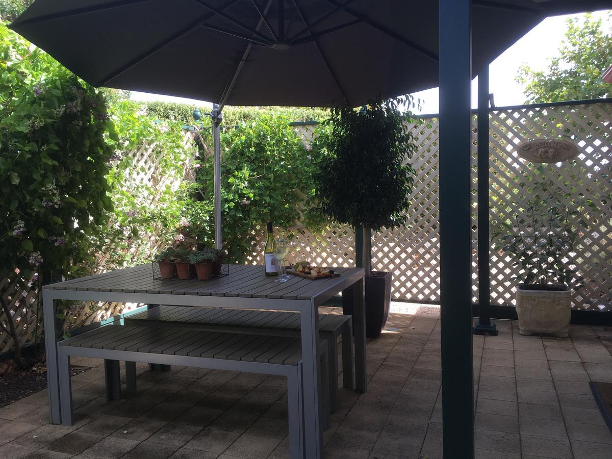 Wine And Roses Bed And Breakfast Adelaide Exterior foto